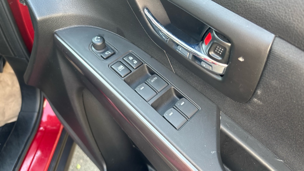 Suzuki S-Cross 1.4 Boosterjet 48V Hybrid Motion 5dr Petrol Hatchback - Image 24