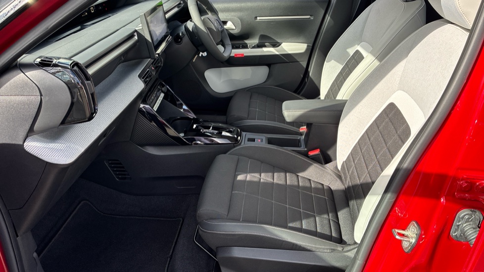 Citroen C3 1.2 Hybrid [110] Max 5dr e-DCS6 Petrol Hatchback - Image 43