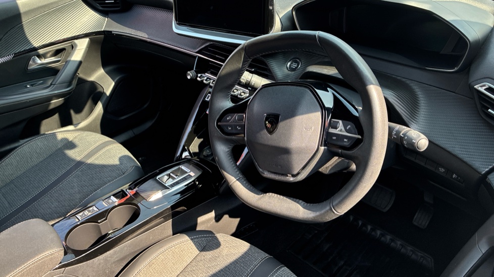 Peugeot 2008 100kW Allure 50kWh 5dr Auto Electric Estate - Image 11