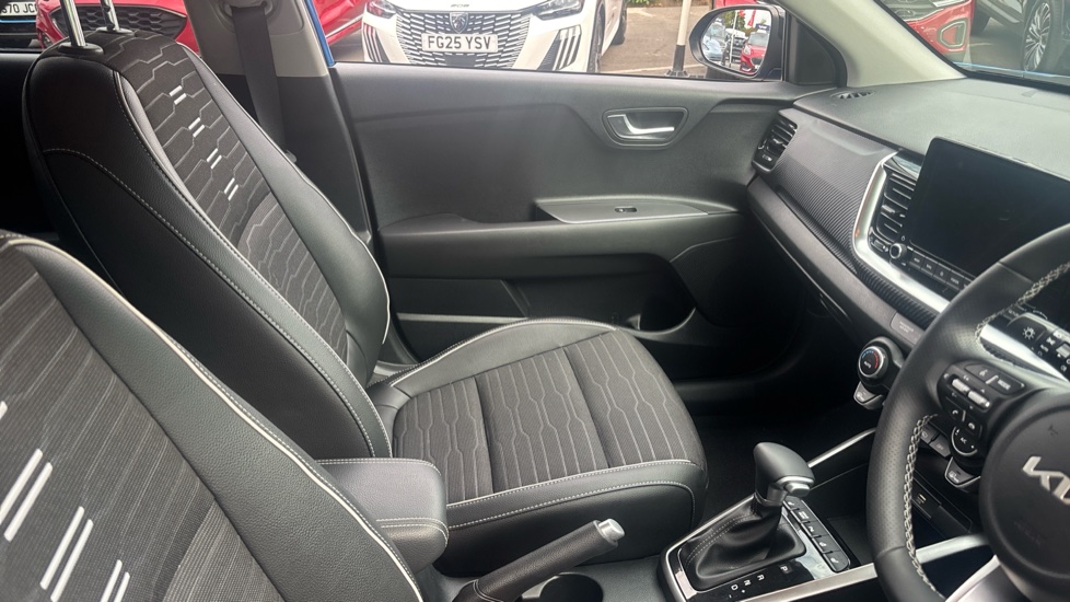 Kia Stonic 1.0T GDi 48V GT-Line S 5dr DCT Petrol Estate - Image 14
