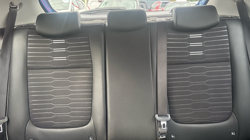 Kia Stonic 1.0T GDi 48V GT-Line S 5dr DCT Petrol Estate - Image 15