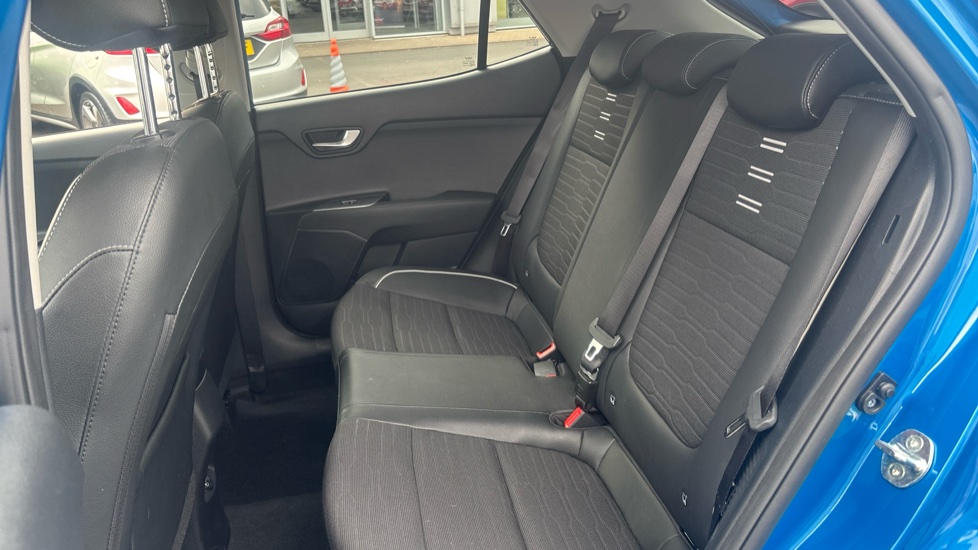 Kia Stonic 1.0T GDi 48V GT-Line S 5dr DCT Petrol Estate - Image 16