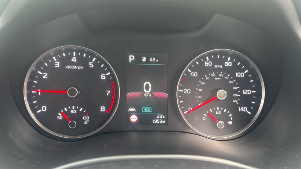 Kia Stonic 1.0T GDi 48V GT-Line S 5dr DCT Petrol Estate - Image 18