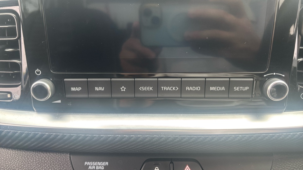 Kia Stonic 1.0T GDi 48V GT-Line S 5dr DCT Petrol Estate - Image 35