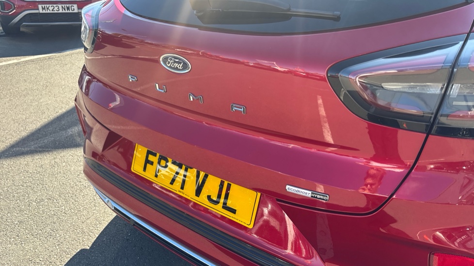 Ford Puma 1.0 EcoBoost Hybrid mHEV 155 ST-Line Vignale 5dr Petrol Hatchback - Image 8