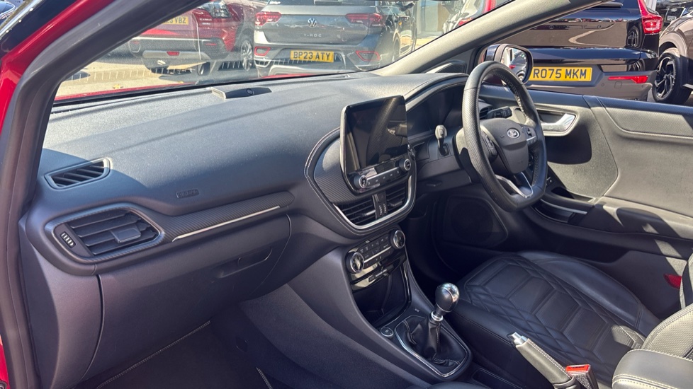Ford Puma 1.0 EcoBoost Hybrid mHEV 155 ST-Line Vignale 5dr Petrol Hatchback - Image 9