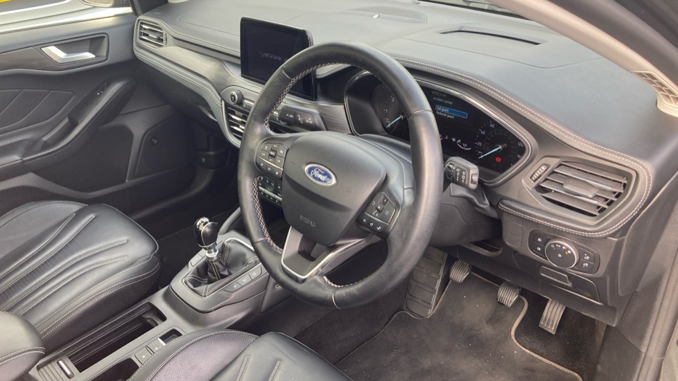 Ford Focus Vignale 1.5 EcoBlue 120 5dr Diesel Hatchback - Image 11
