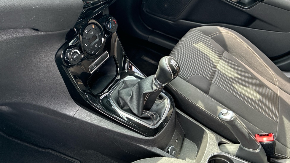Ford Fiesta 1.0 EcoBoost Titanium 5dr Petrol Hatchback - Image 13