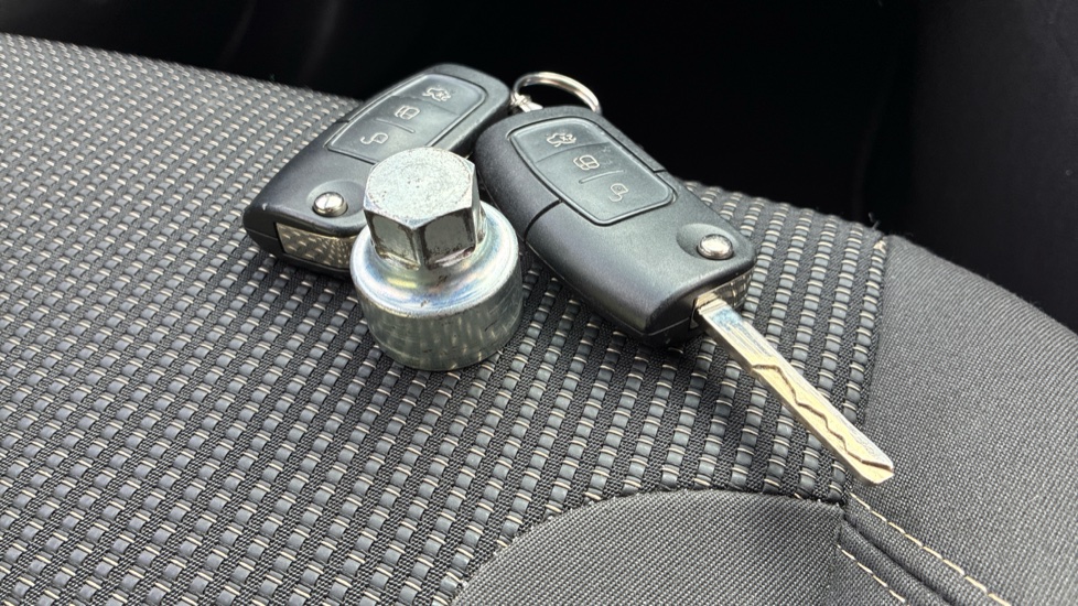 Ford Fiesta 1.0 EcoBoost Titanium 5dr Petrol Hatchback - Image 19
