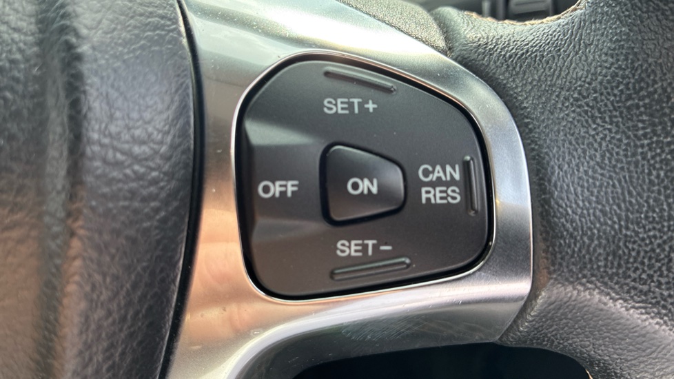 Ford Fiesta 1.0 EcoBoost Titanium 5dr Petrol Hatchback - Image 27