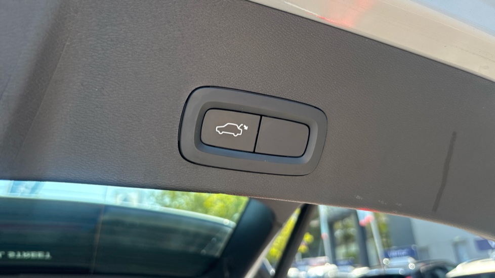 Volvo XC40 1.5 T3 [163] Inscription 5dr Petrol Estate - Image 21