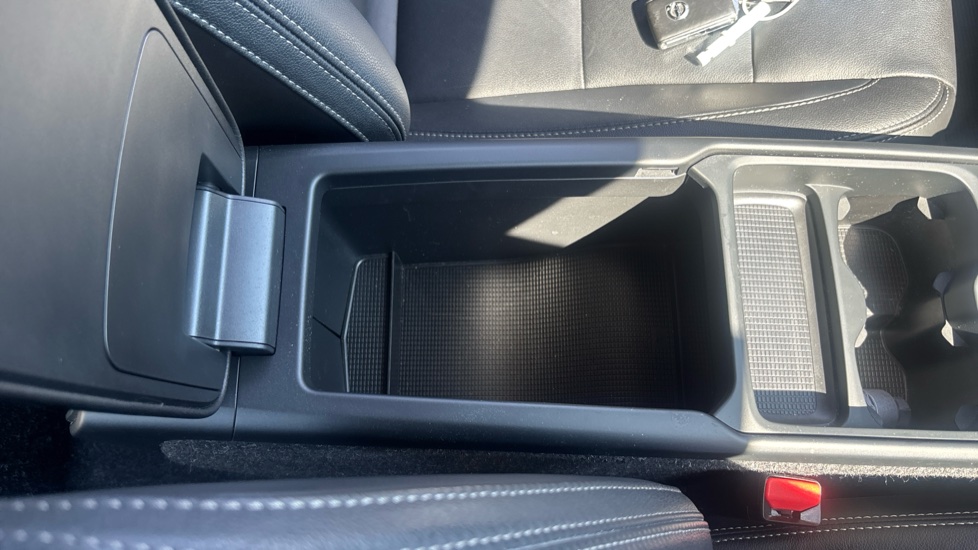 Volvo XC40 1.5 T3 [163] Inscription 5dr Petrol Estate - Image 30