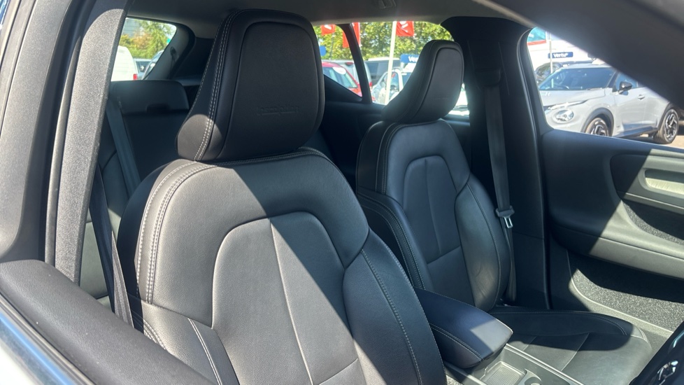 Volvo XC40 1.5 T3 [163] Inscription 5dr Petrol Estate - Image 40