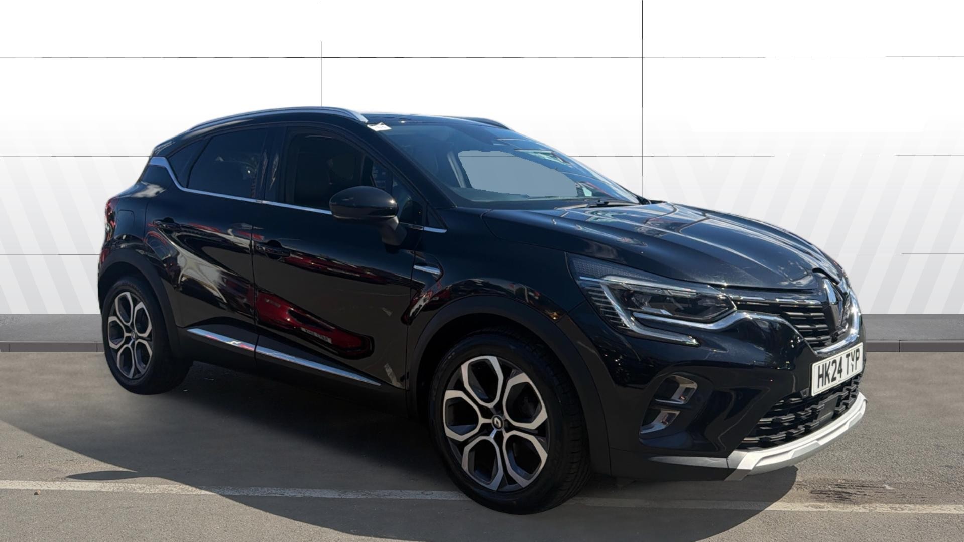 Renault Captur listing photo