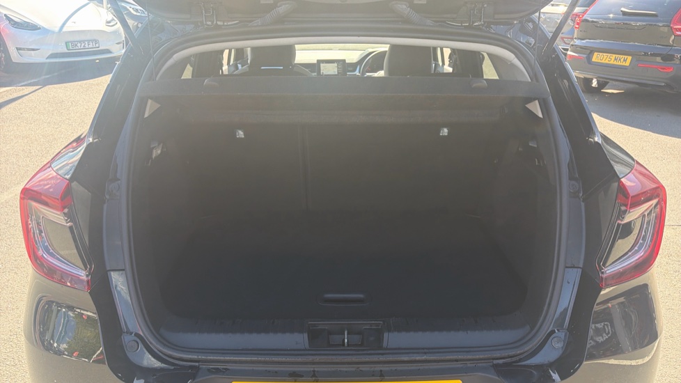 Renault Captur 1.0 TCE 90 Techno 5dr Petrol Hatchback - Image 4