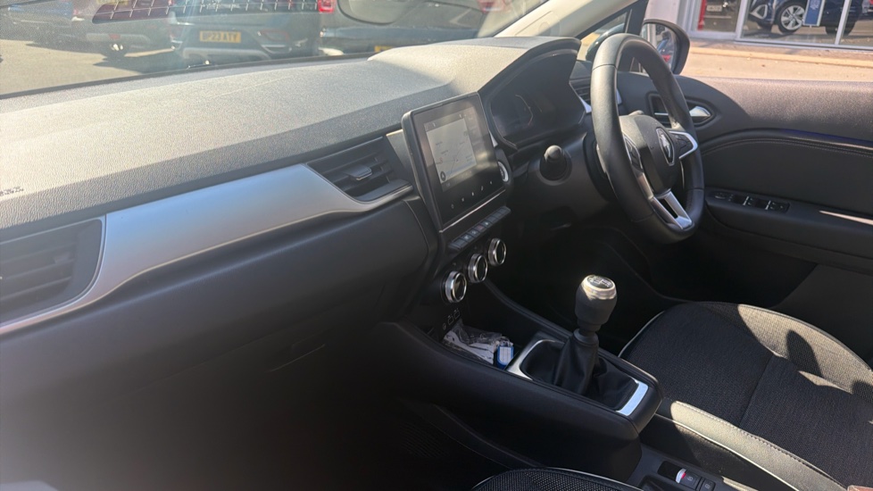 Renault Captur 1.0 TCE 90 Techno 5dr Petrol Hatchback - Image 9