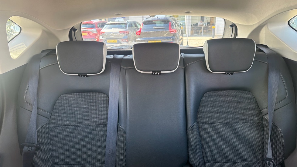 Renault Captur 1.0 TCE 90 Techno 5dr Petrol Hatchback - Image 15