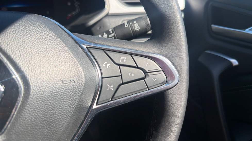 Renault Captur 1.0 TCE 90 Techno 5dr Petrol Hatchback - Image 28