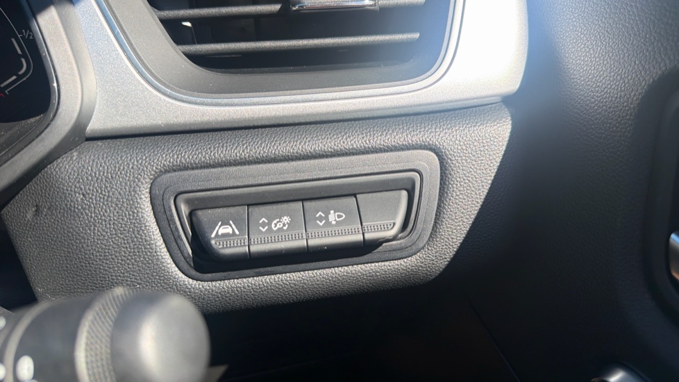Renault Captur 1.0 TCE 90 Techno 5dr Petrol Hatchback - Image 32