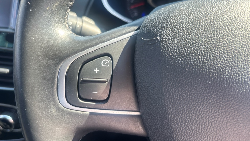 Renault Clio 0.9 TCE 90 GT Line 5dr Petrol Hatchback - Image 24