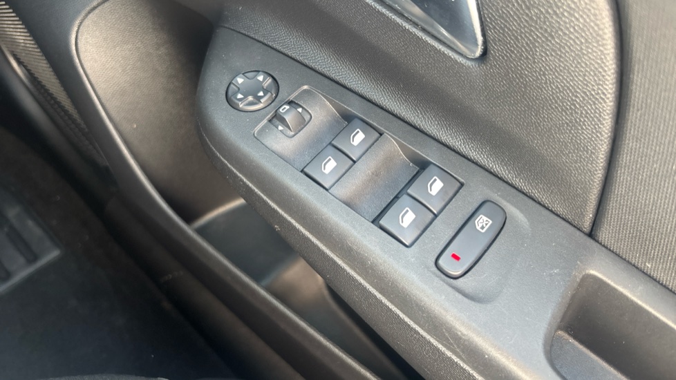 Vauxhall Corsa 1.2 Design 5dr Petrol Hatchback - Image 26