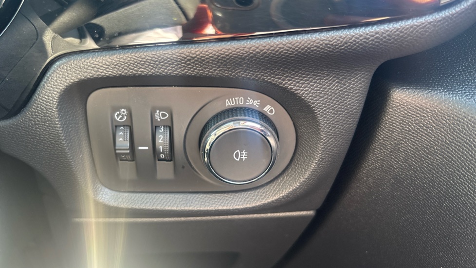 Vauxhall Corsa 1.2 Design 5dr Petrol Hatchback - Image 31