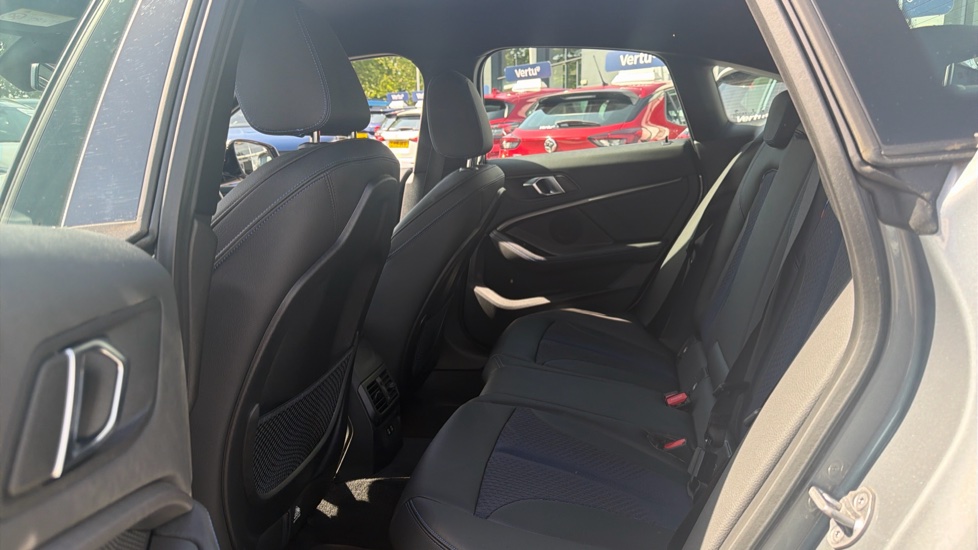 BMW 2 Series 218i [136] M Sport 4dr DCT Petrol Saloon - Image 16