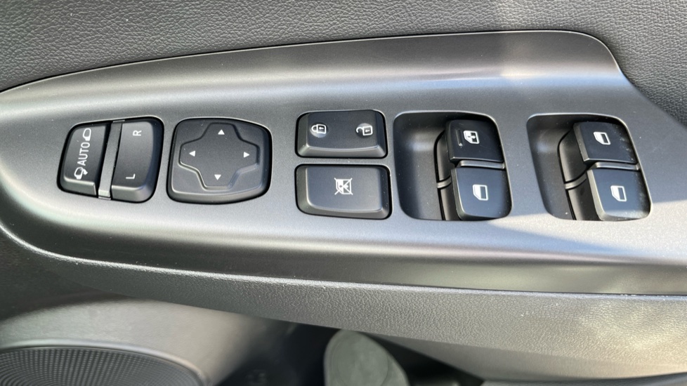 Hyundai KONA 1.6 GDi Hybrid Ultimate 5dr DCT Hybrid Hatchback - Image 36