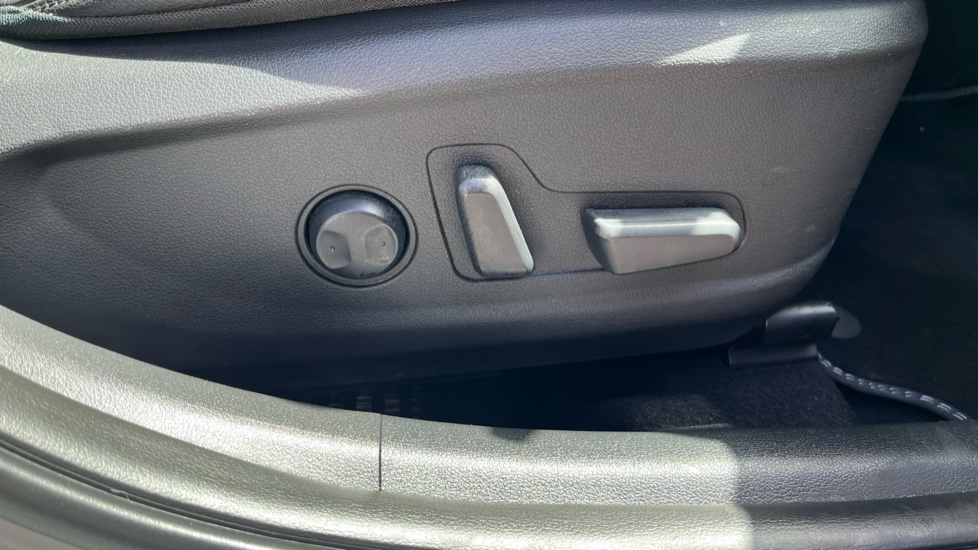 Hyundai KONA 1.6 GDi Hybrid Ultimate 5dr DCT Hybrid Hatchback - Image 38