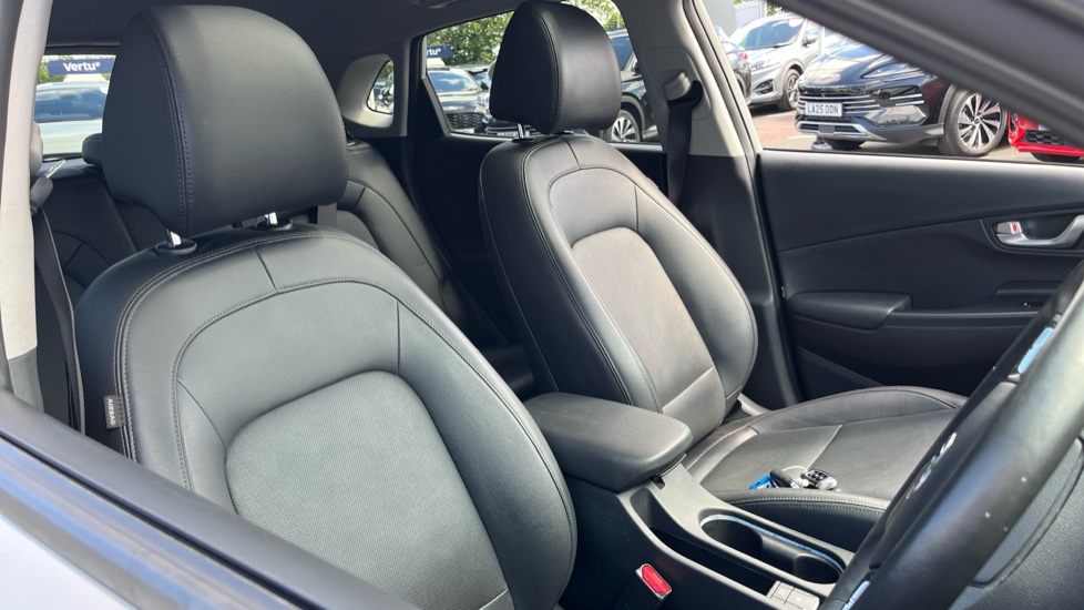 Hyundai KONA 1.6 GDi Hybrid Ultimate 5dr DCT Hybrid Hatchback - Image 39