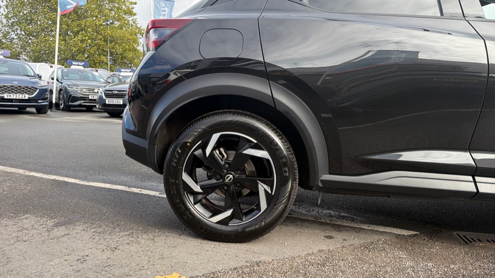 Nissan Juke 1.0 DiG-T 114 N-Connecta 5dr Petrol Hatchback - Image 7