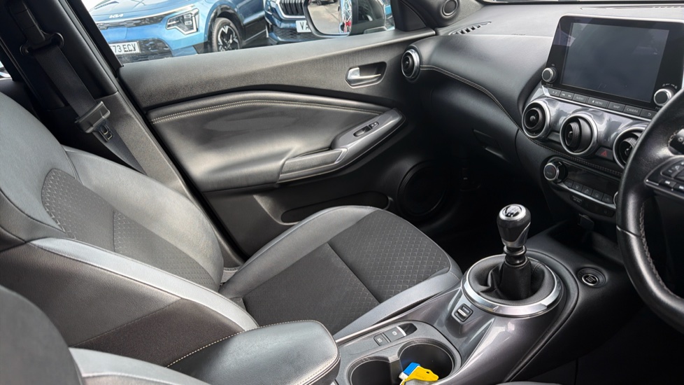 Nissan Juke 1.0 DiG-T 114 N-Connecta 5dr Petrol Hatchback - Image 14