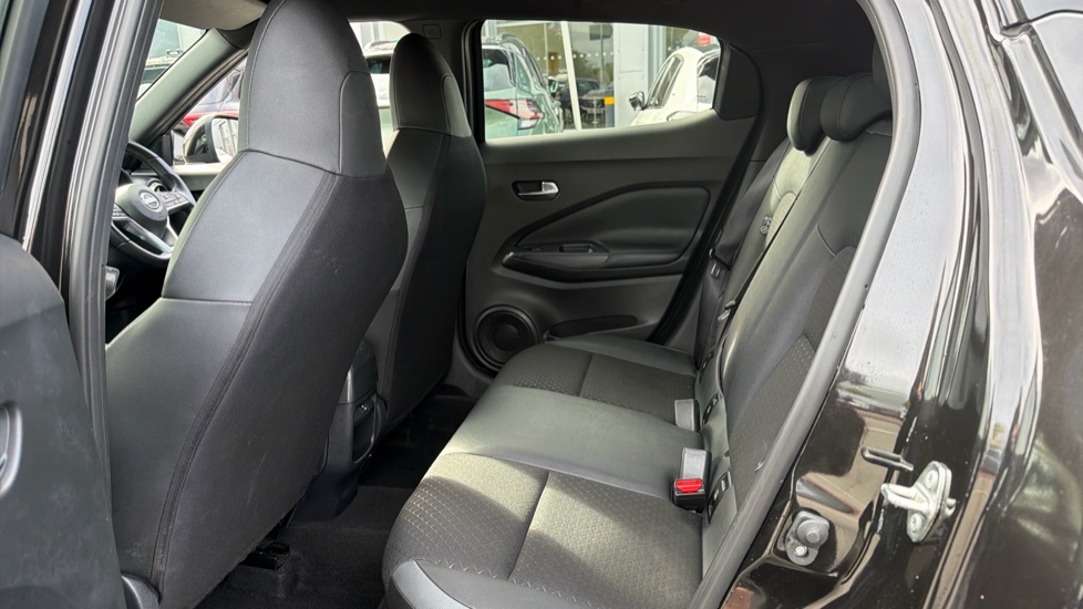 Nissan Juke 1.0 DiG-T 114 N-Connecta 5dr Petrol Hatchback - Image 16