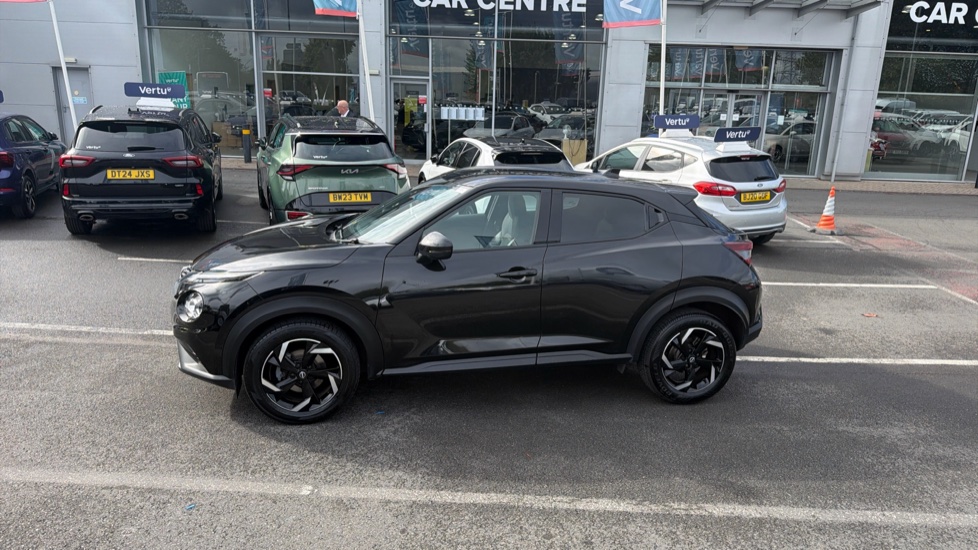 Nissan Juke 1.0 DiG-T 114 N-Connecta 5dr Petrol Hatchback - Image 22