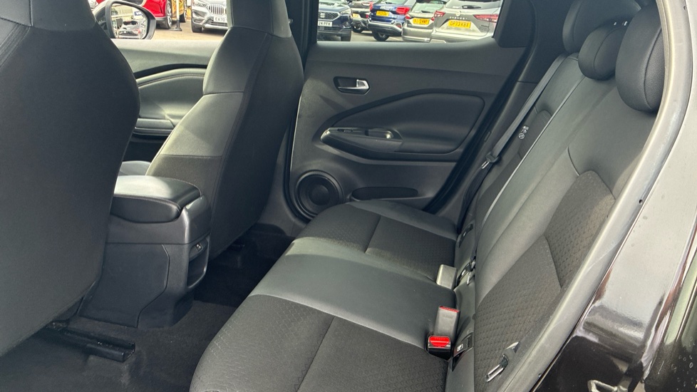 Nissan Juke 1.0 DiG-T 114 N-Connecta 5dr Petrol Hatchback - Image 16