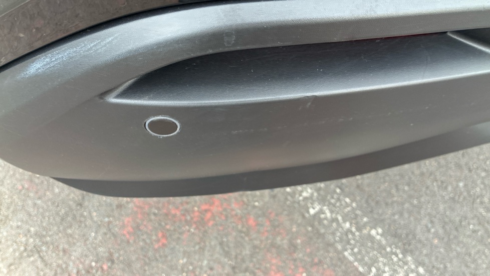Nissan Juke 1.0 DiG-T 114 N-Connecta 5dr Petrol Hatchback - Image 25