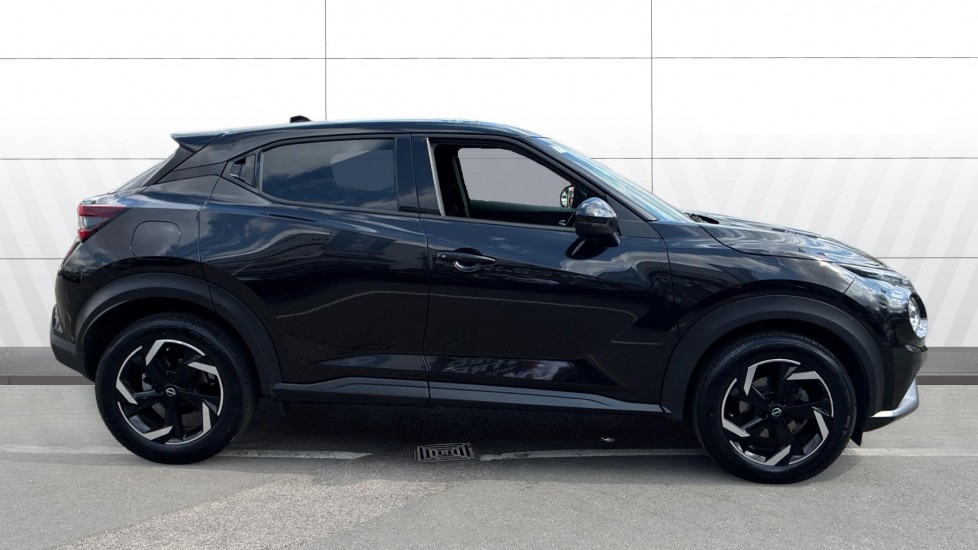 Nissan Juke 1.0 DiG-T 114 N-Connecta 5dr Petrol Hatchback - Image 5