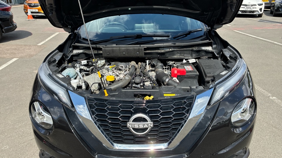Nissan Juke 1.0 DiG-T 114 N-Connecta 5dr Petrol Hatchback - Image 8