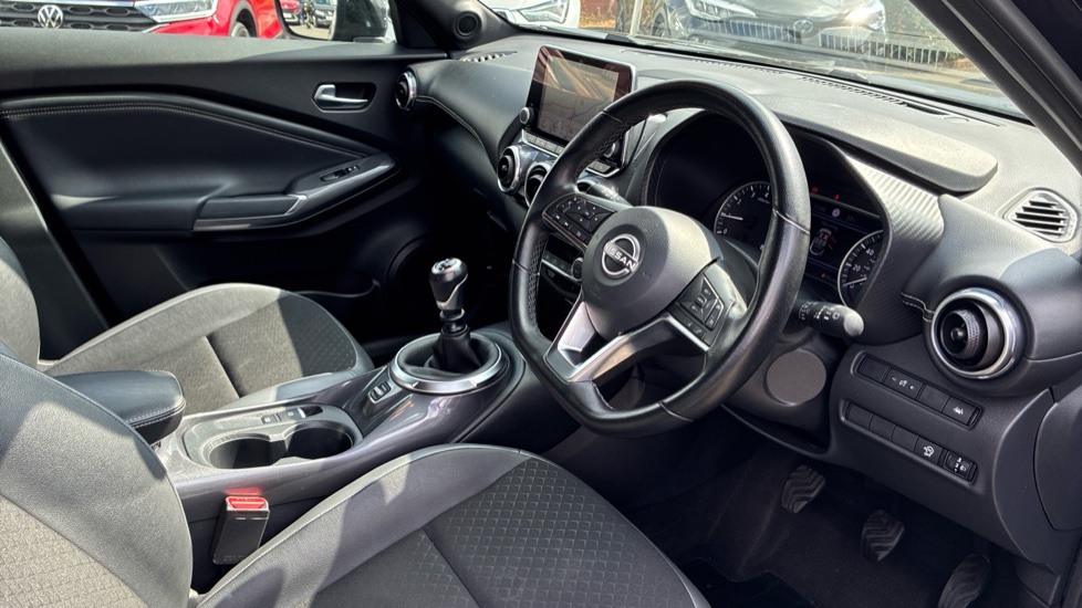 Nissan Juke 1.0 DiG-T 114 N-Connecta 5dr Petrol Hatchback - Image 11