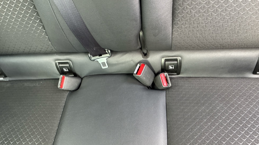 Nissan Juke 1.0 DiG-T 114 N-Connecta 5dr Petrol Hatchback - Image 17