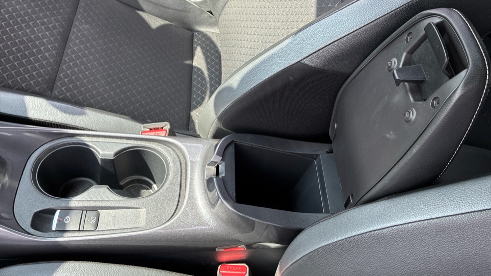 Nissan Juke 1.0 DiG-T 114 N-Connecta 5dr Petrol Hatchback - Image 42