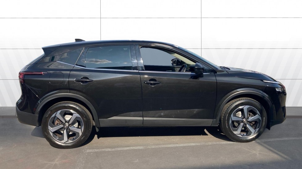 Nissan Qashqai 1.3 DiG-T MH N-Connecta 5dr Petrol Hatchback - Image 5