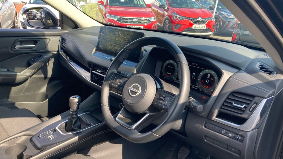 Nissan Qashqai 1.3 DiG-T MH N-Connecta 5dr Petrol Hatchback - Image 11