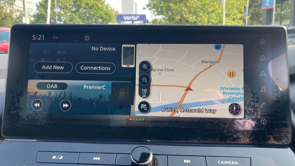 Nissan Qashqai 1.3 DiG-T MH N-Connecta 5dr Petrol Hatchback - Image 12