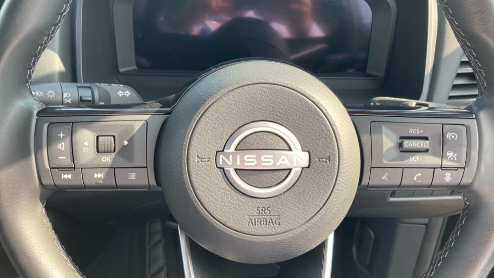 Nissan Qashqai 1.3 DiG-T MH N-Connecta 5dr Petrol Hatchback - Image 22