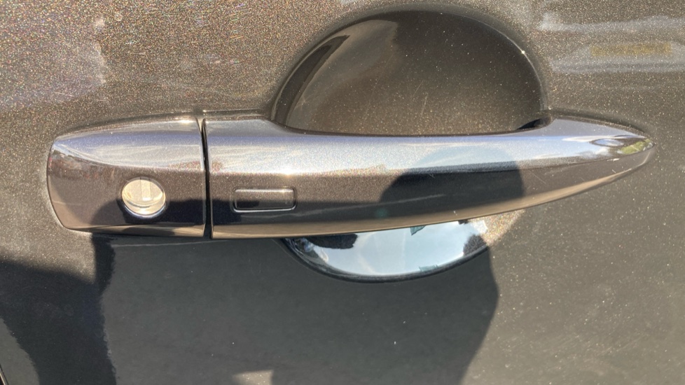 Nissan Qashqai 1.3 DiG-T MH N-Connecta 5dr Petrol Hatchback - Image 27