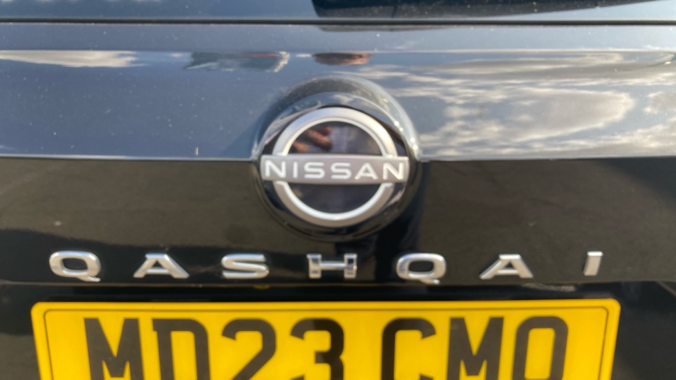 Nissan Qashqai 1.3 DiG-T MH N-Connecta 5dr Petrol Hatchback - Image 29