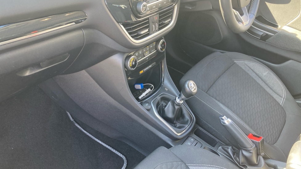 Ford Puma 1.0 EcoBoost Hybrid mHEV Titanium 5dr Petrol Hatchback - Image 13
