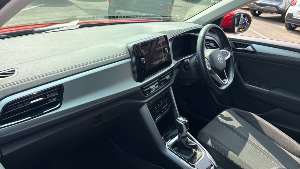 Volkswagen T-Roc 1.5 TSI Life 5dr DSG Petrol Hatchback - Image 9