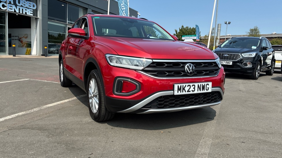 Volkswagen T-Roc 1.5 TSI Life 5dr DSG Petrol Hatchback - Image 22